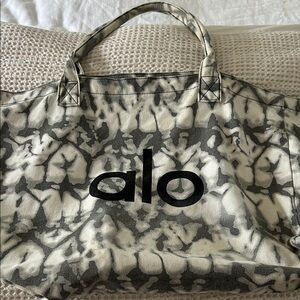 ALO Yoga Monochrome Patterned Tote Bag